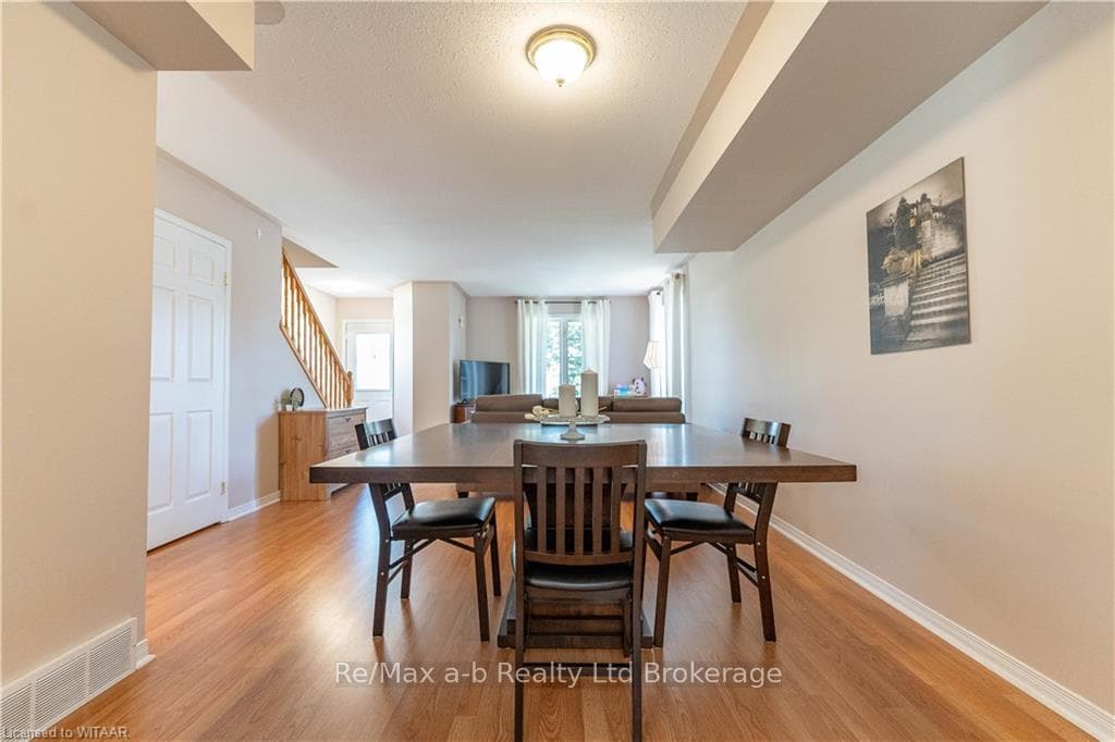 15 TRILLIUM Drive photo 12