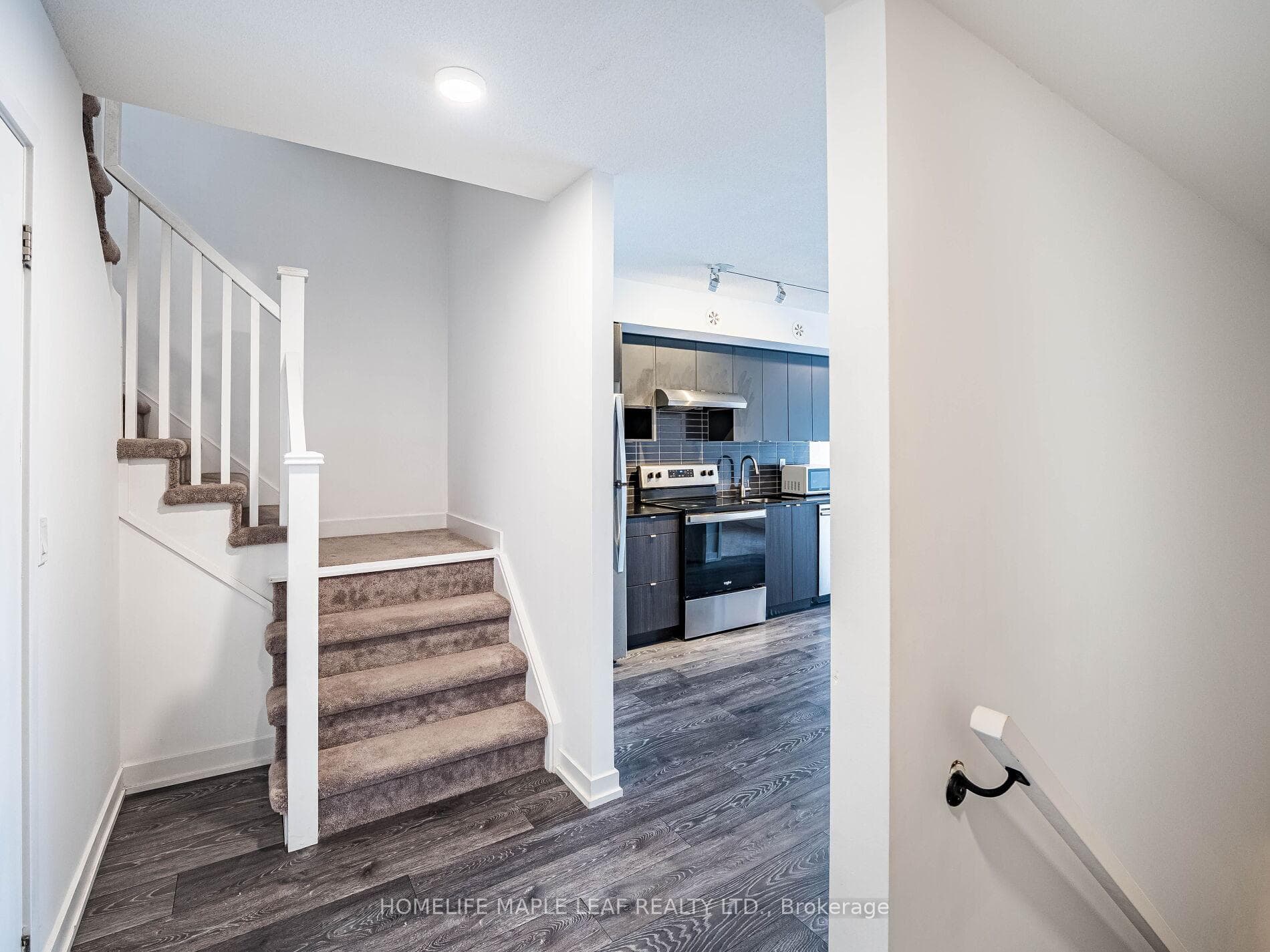 1133 Cooke Boulevard Unit 811 photo 7