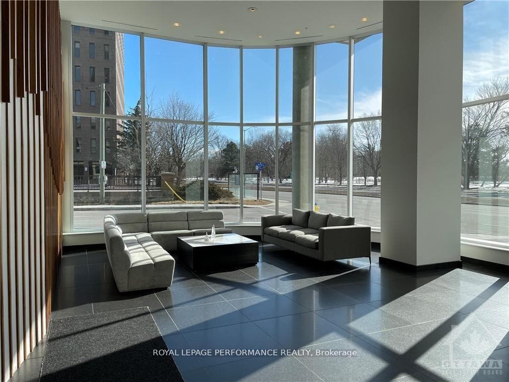 805 Carling Avenue Unit 1306 photo 2
