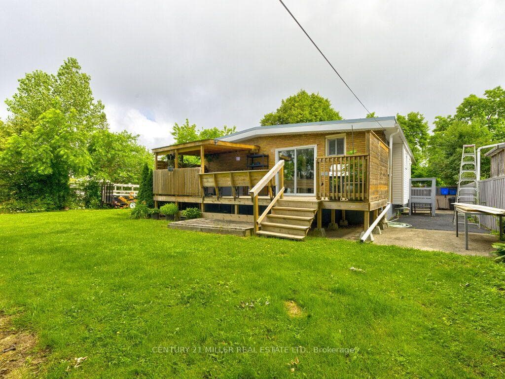 154 Luscombe Street photo 29