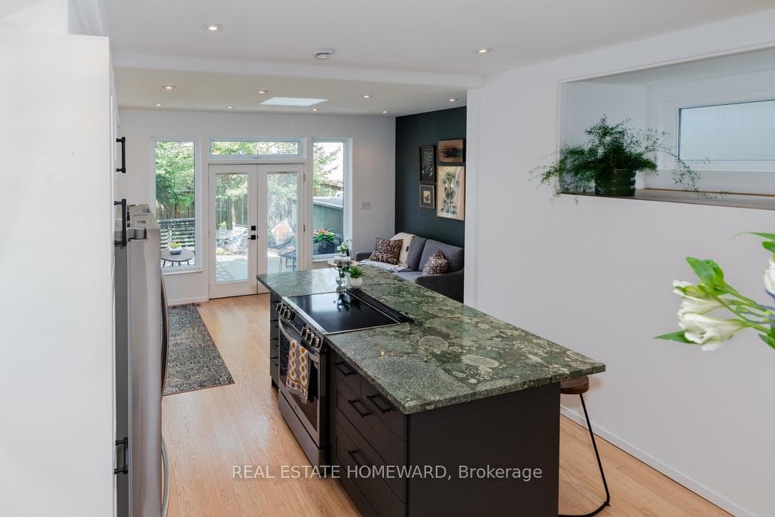 152 Simpson Avenue photo 15