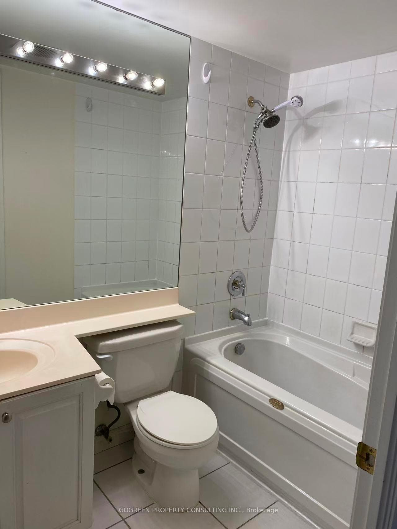 18 William Carson Crescent Unit 503 photo 8