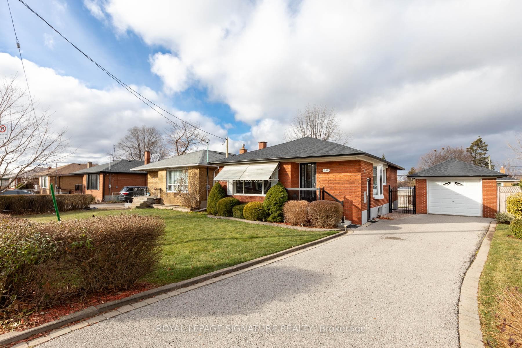 732 Danforth Road photo 1