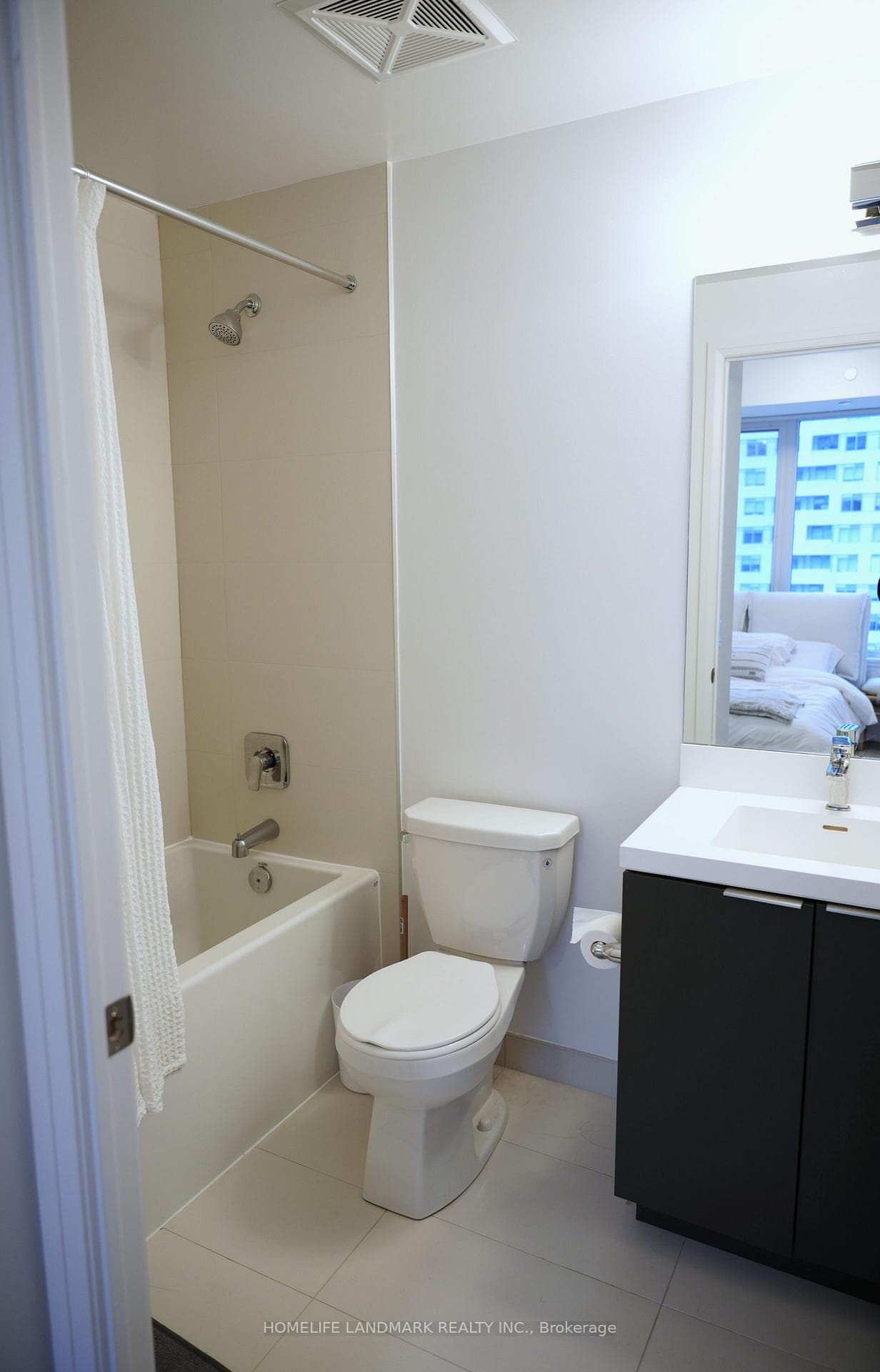 25 Holly Street Unit 2004 photo 10