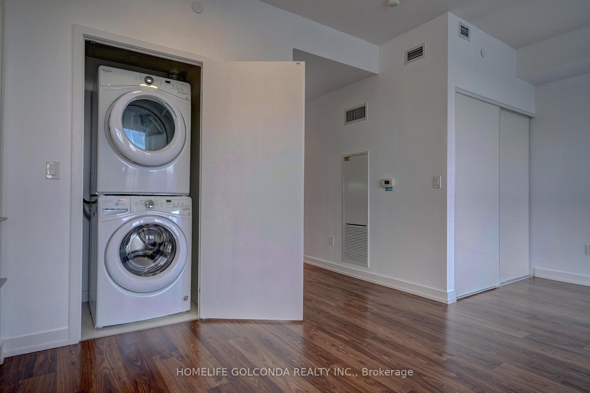 117 Mcmahon Drive Unit 1601 photo 17