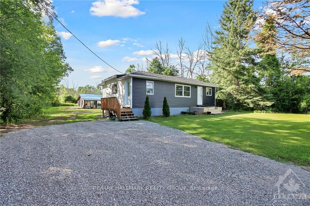 7264 ROGER STEVENS Drive photo 1