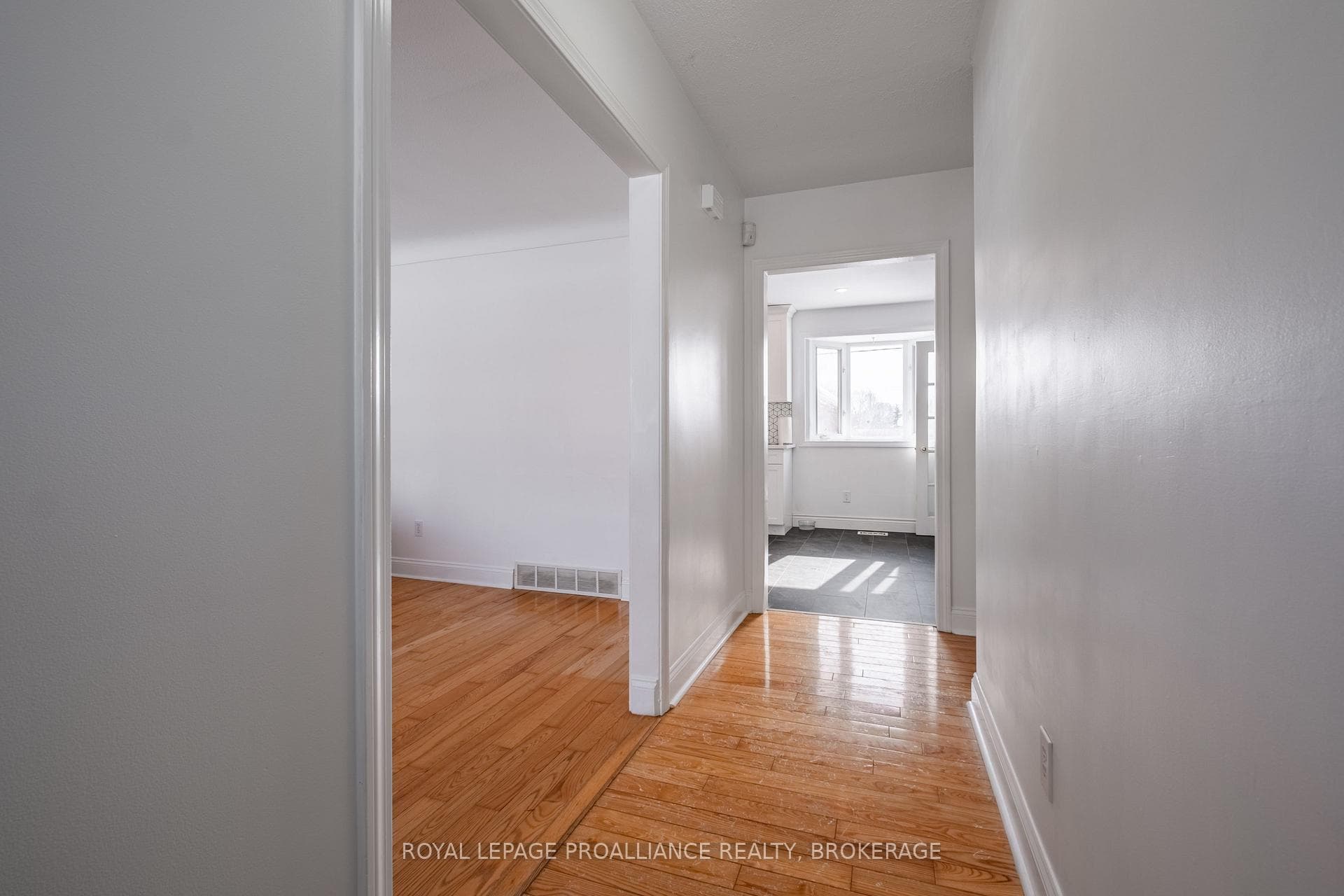 85 Brentwood Crescent photo 5