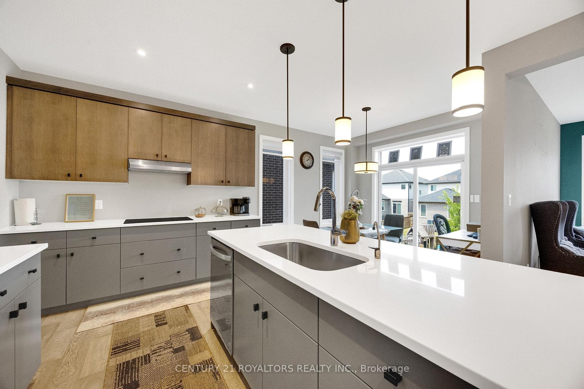 6 Sutherland Crescent photo 15