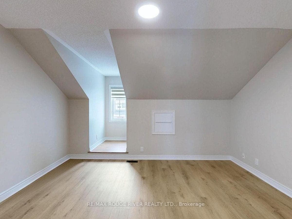 1330 Altona Road Unit 11 photo 24