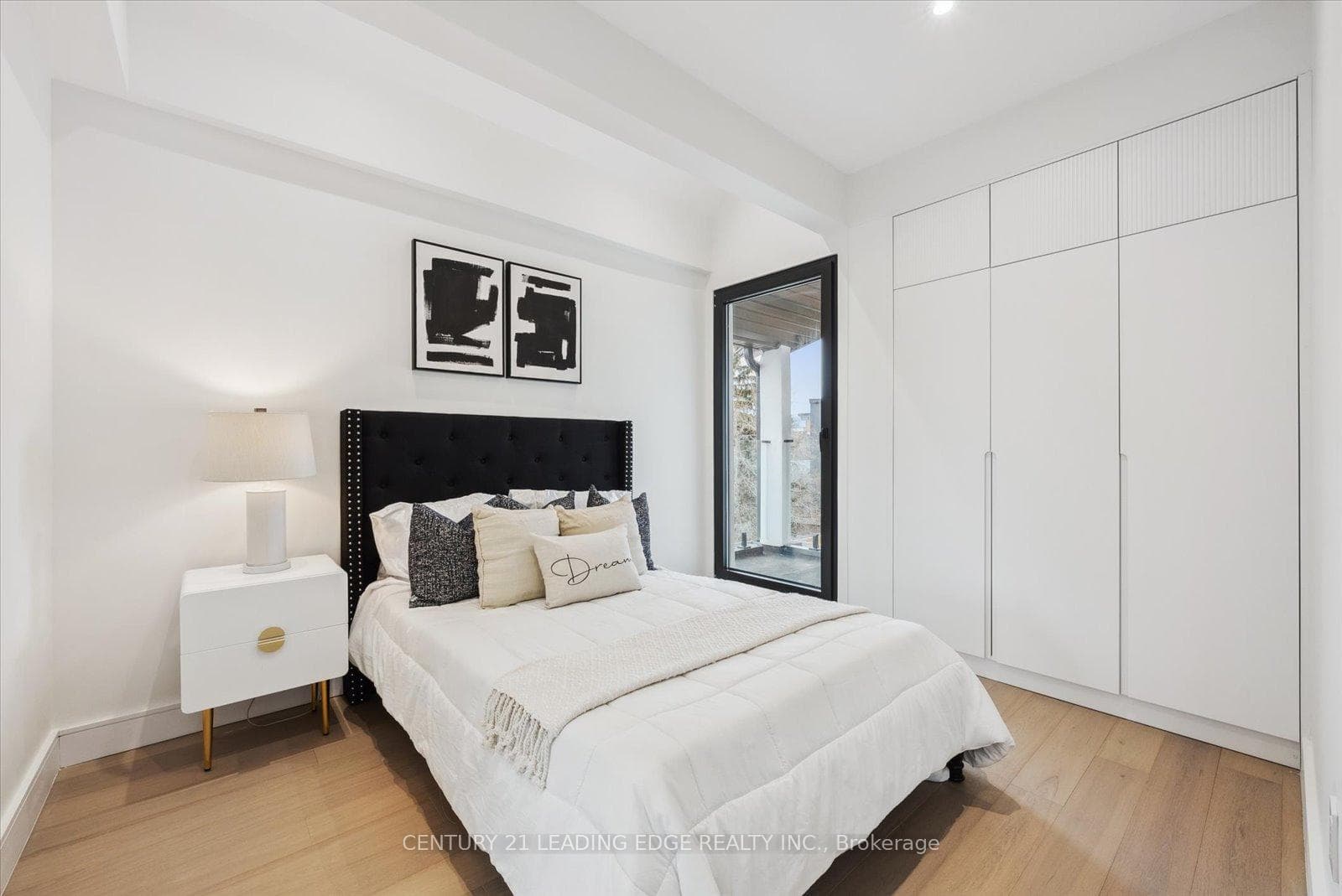 257 Robina Avenue photo 33