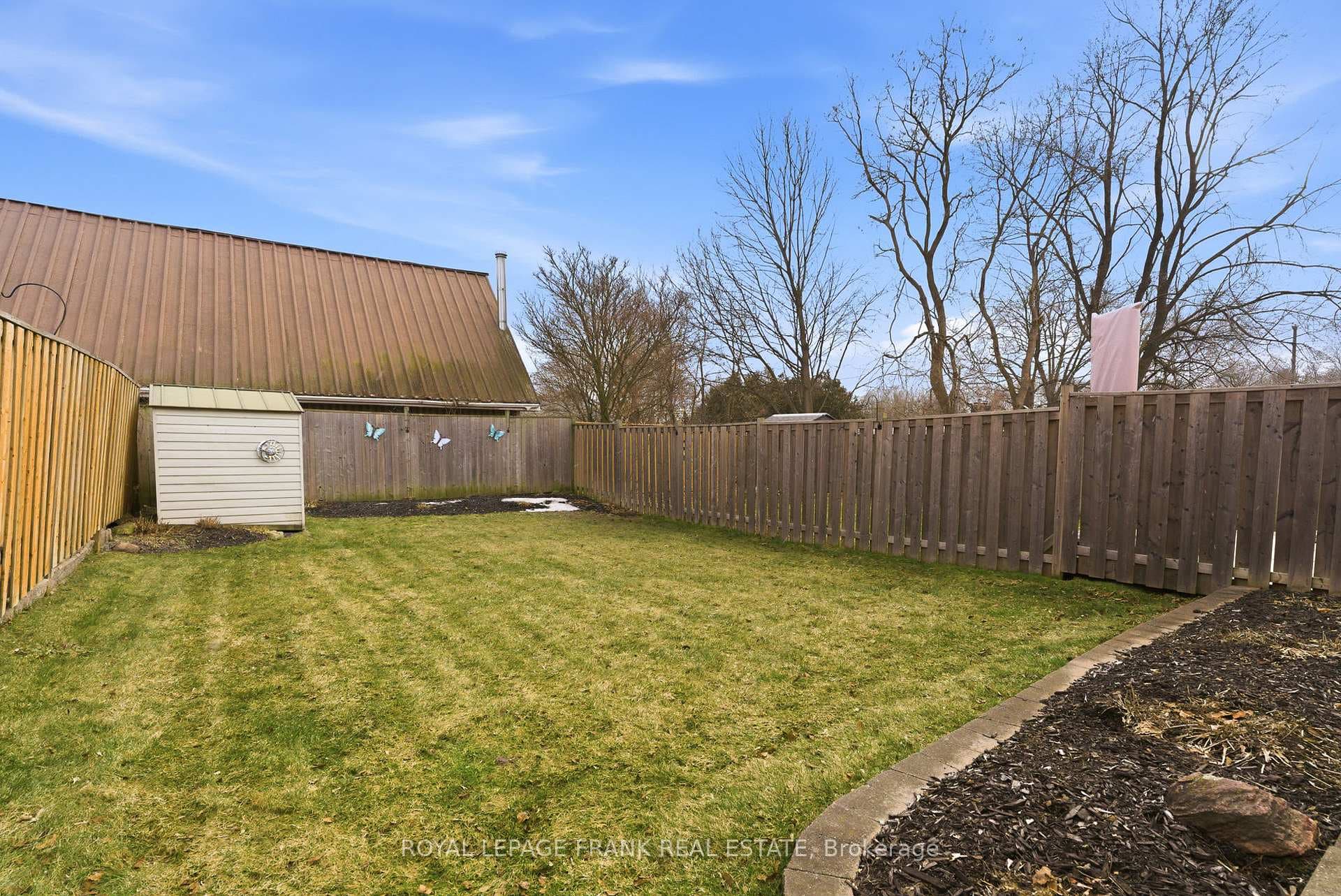 380 Surrey Drive photo 39