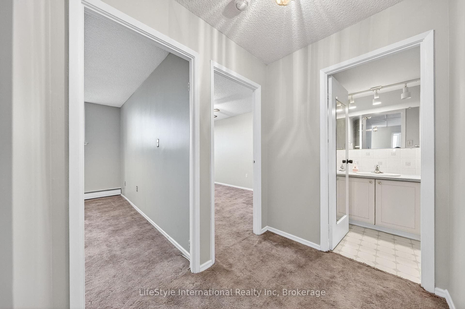 19 Woodlawn Road Unit 512 photo 23