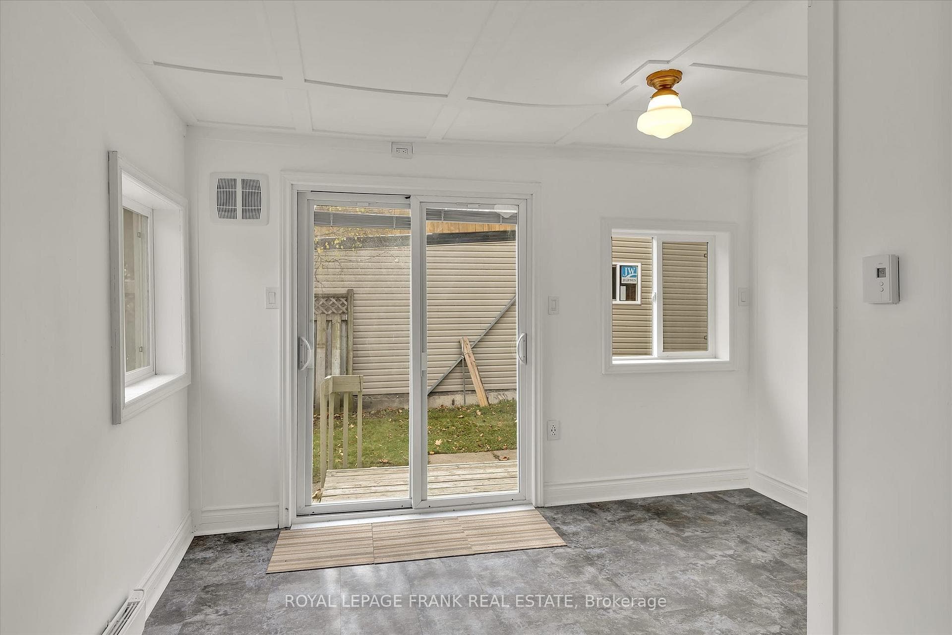 112 Stewart Street photo 11