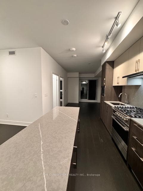8 Manor Road Unit 409 photo 10