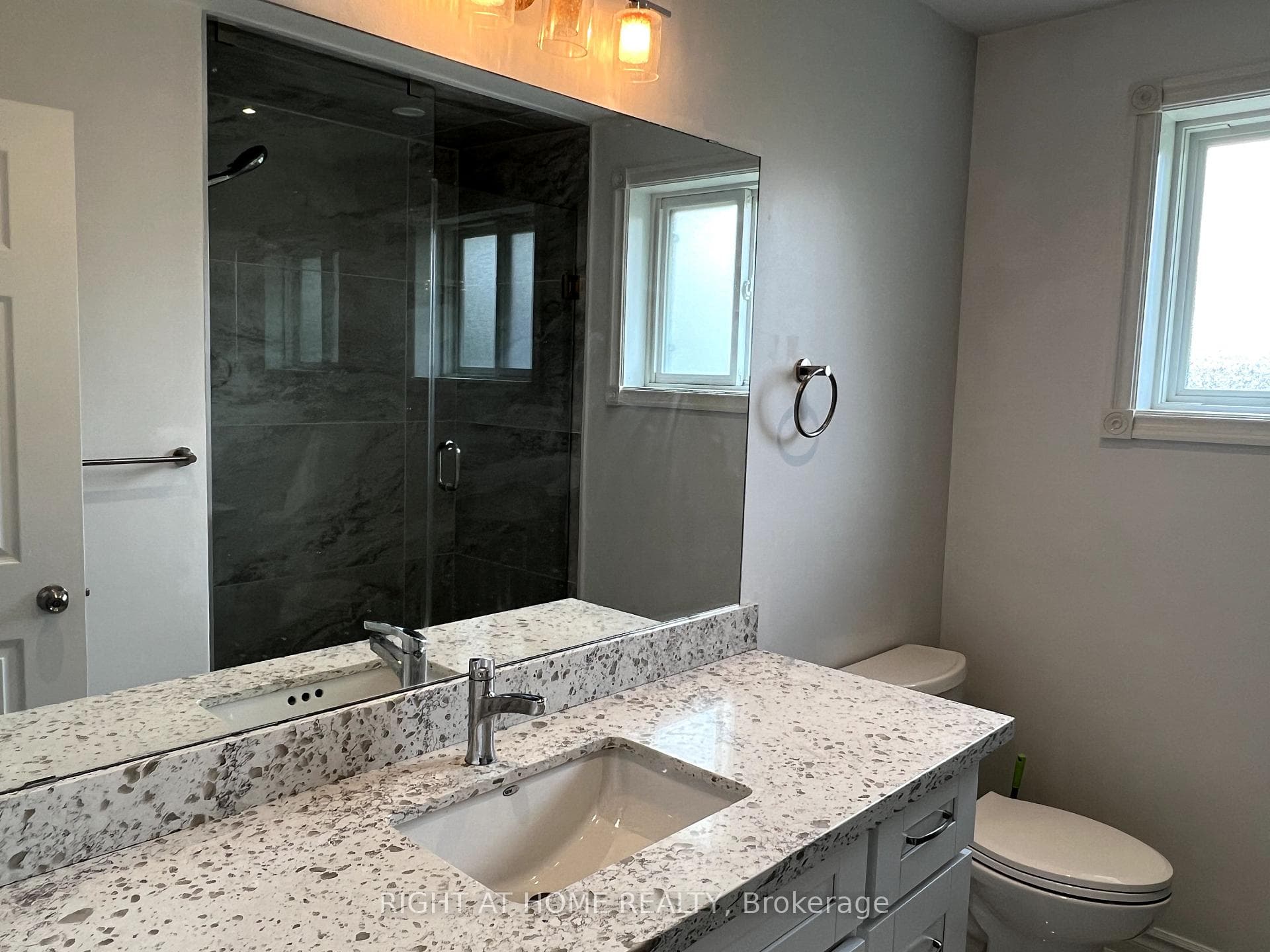 34 Beamsville Drive photo 5