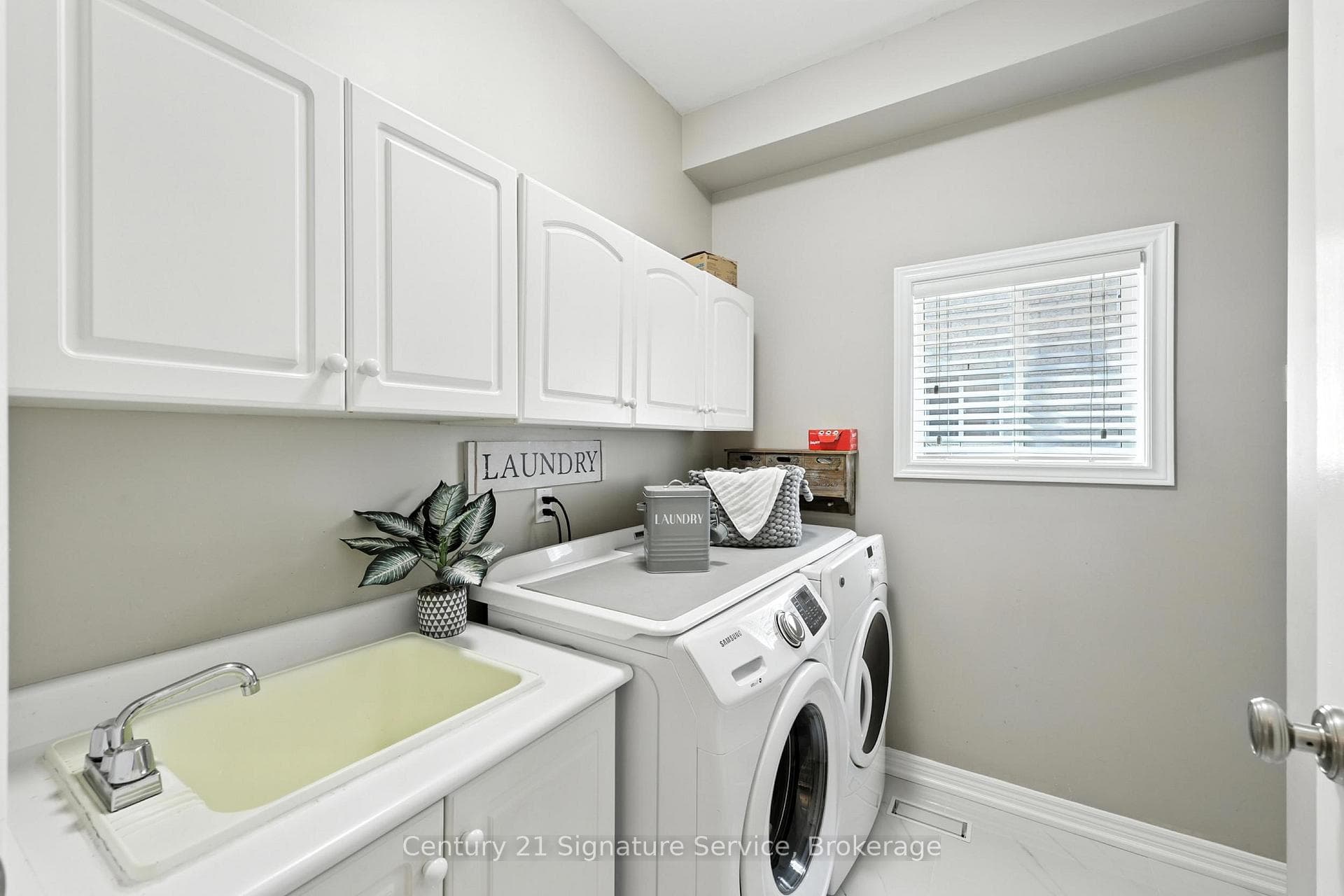 77 Esposito Drive photo 9