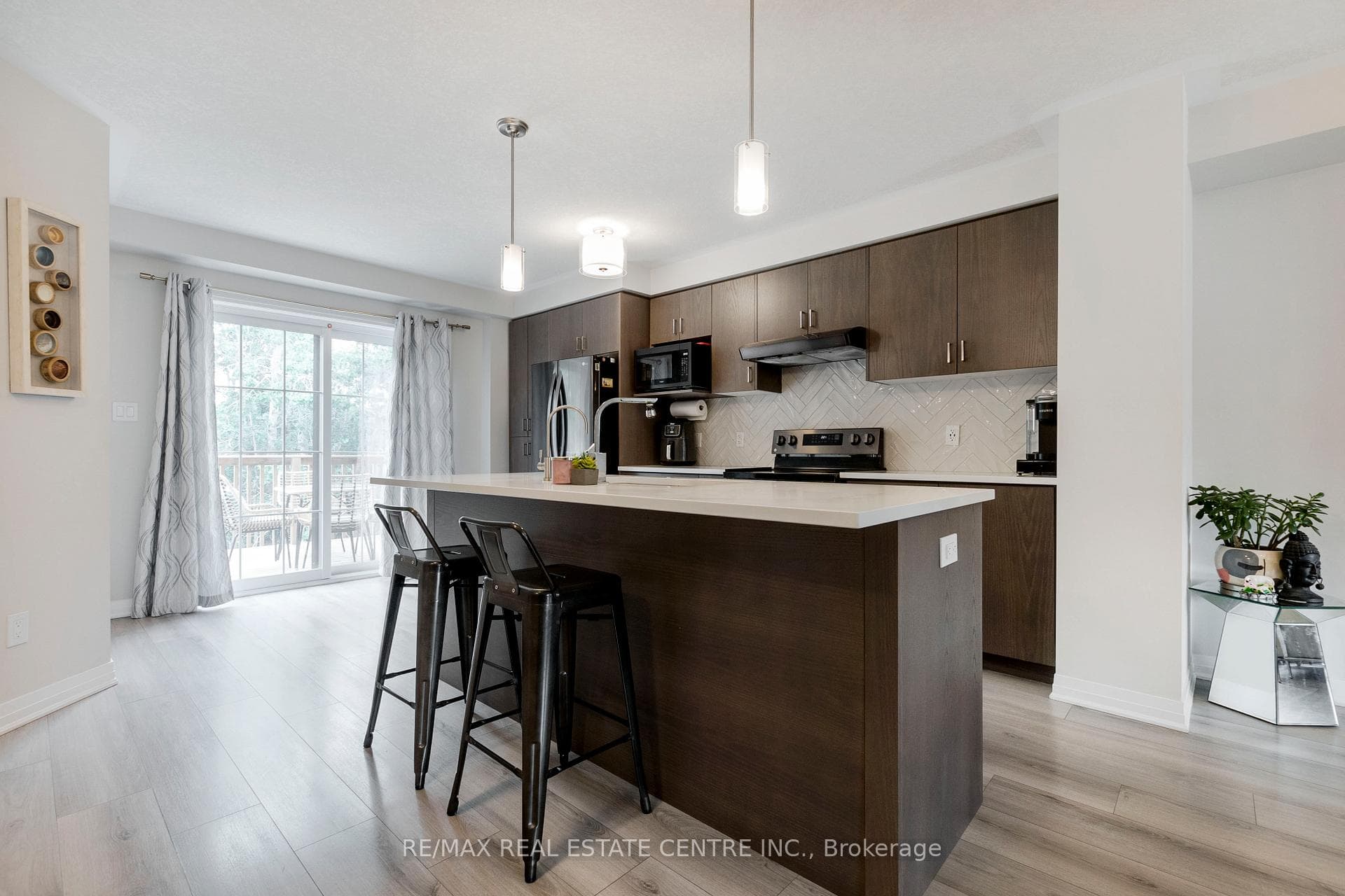 311 Woolwich Street Unit 25 photo 3
