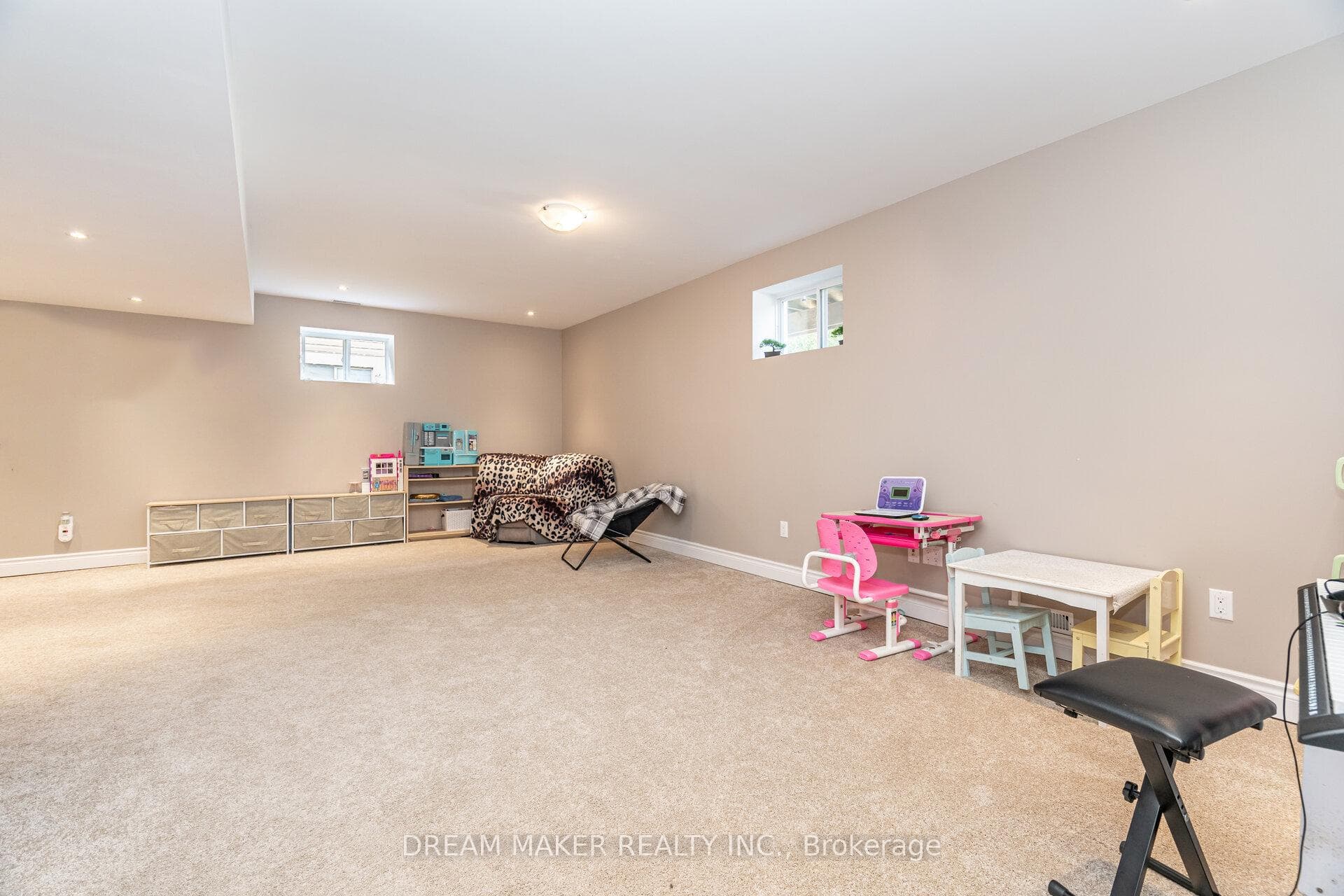 756 Third Avenue photo 39