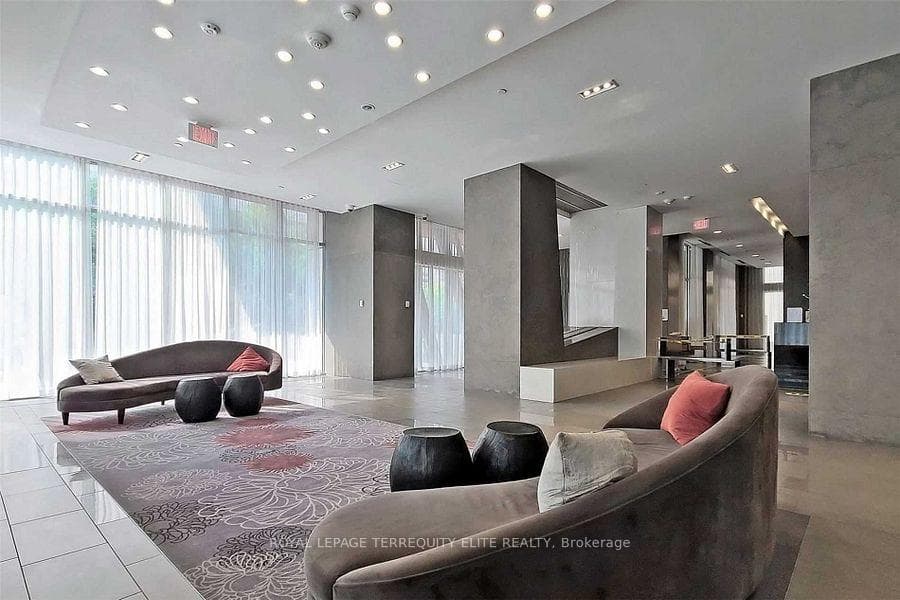 88 Sheppard Avenue Unit 906 photo 9