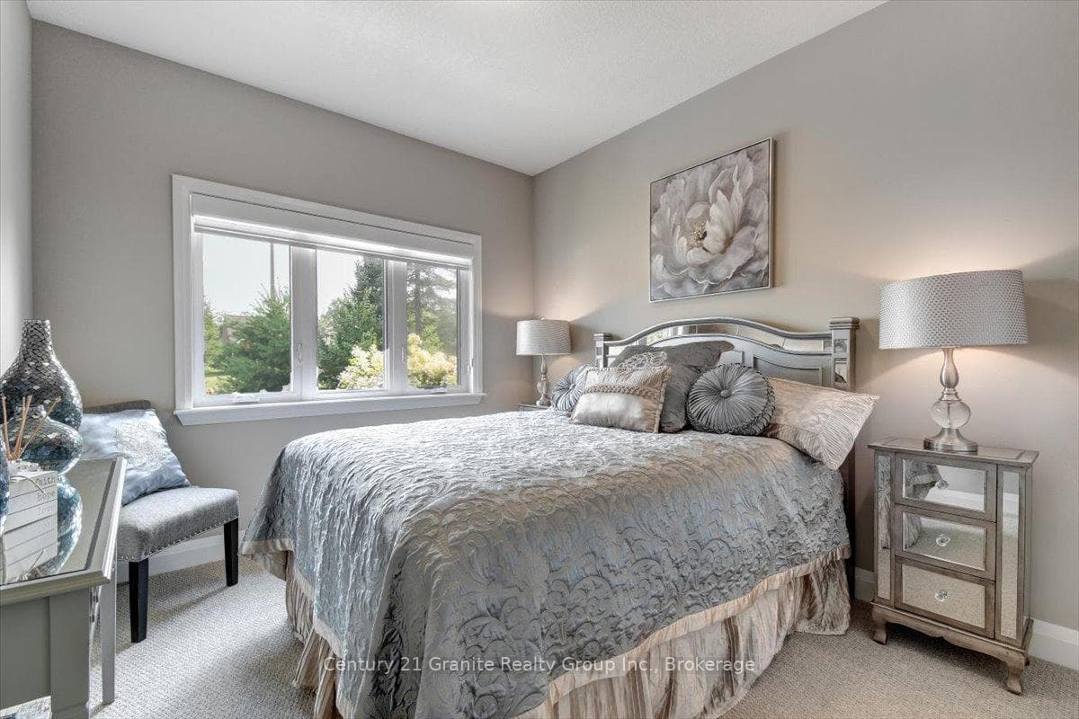 9 Bancroft Ridge Drive photo 18