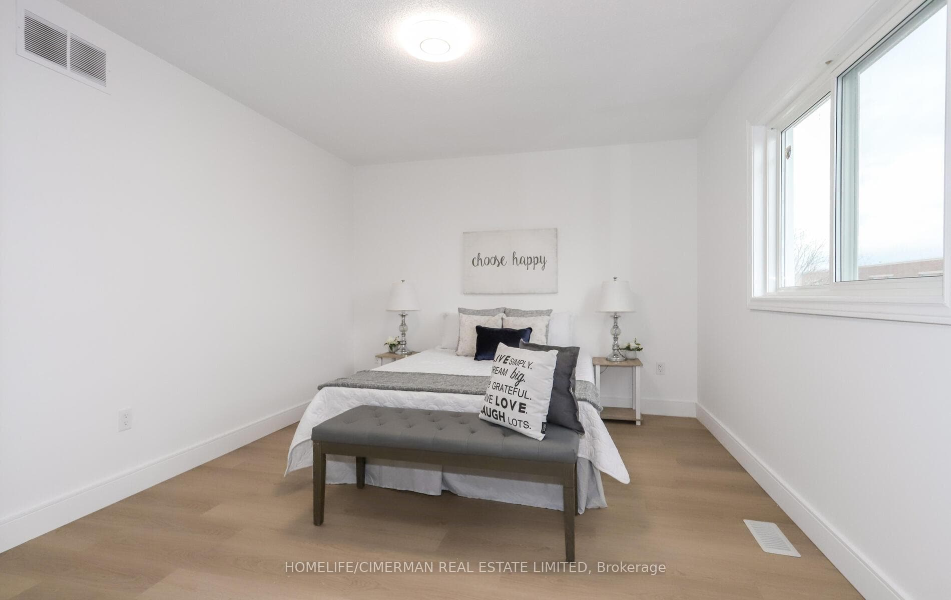 4 Brownstone Crescent photo 18