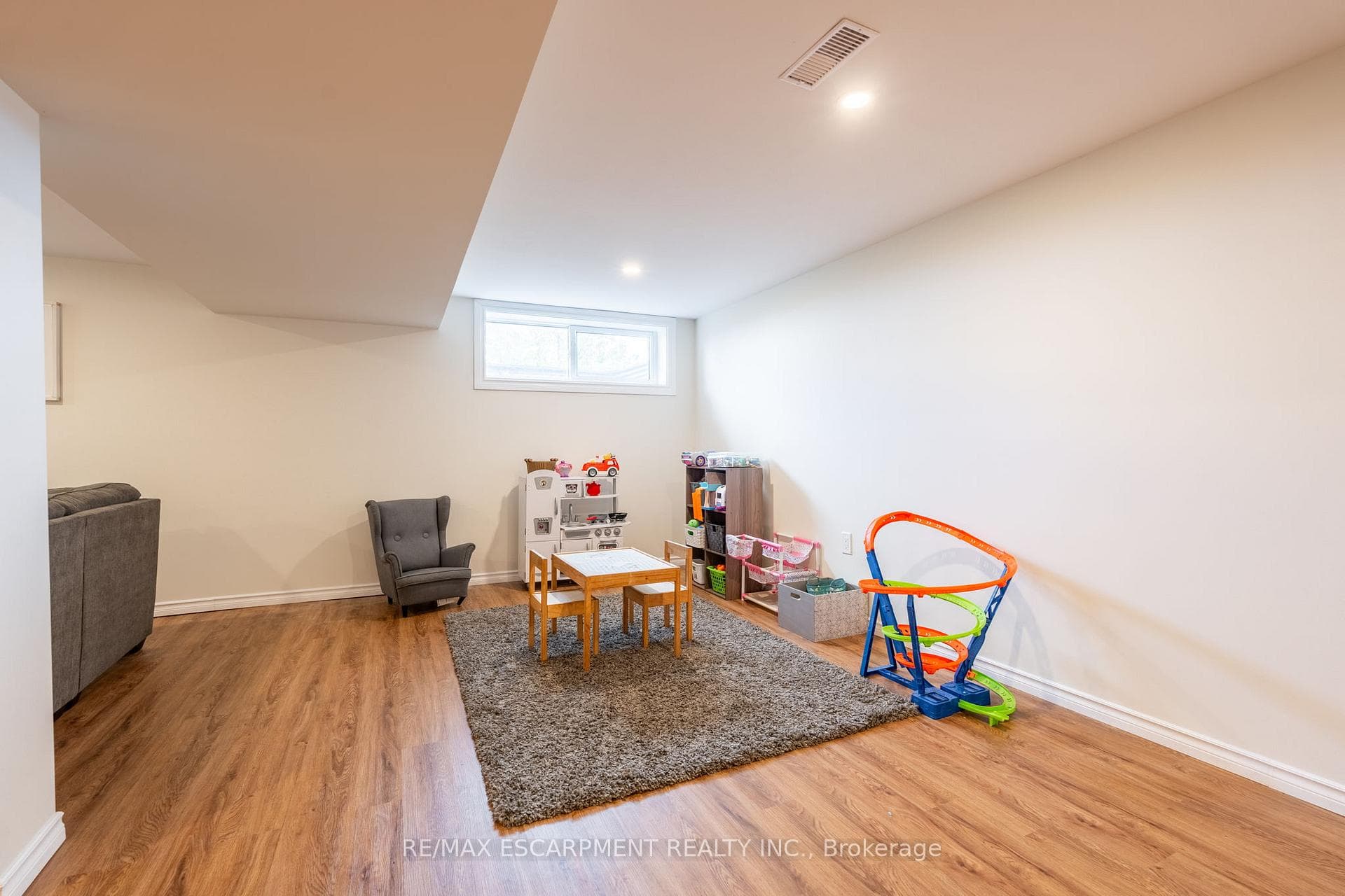 5329 Chippewa Road photo 32