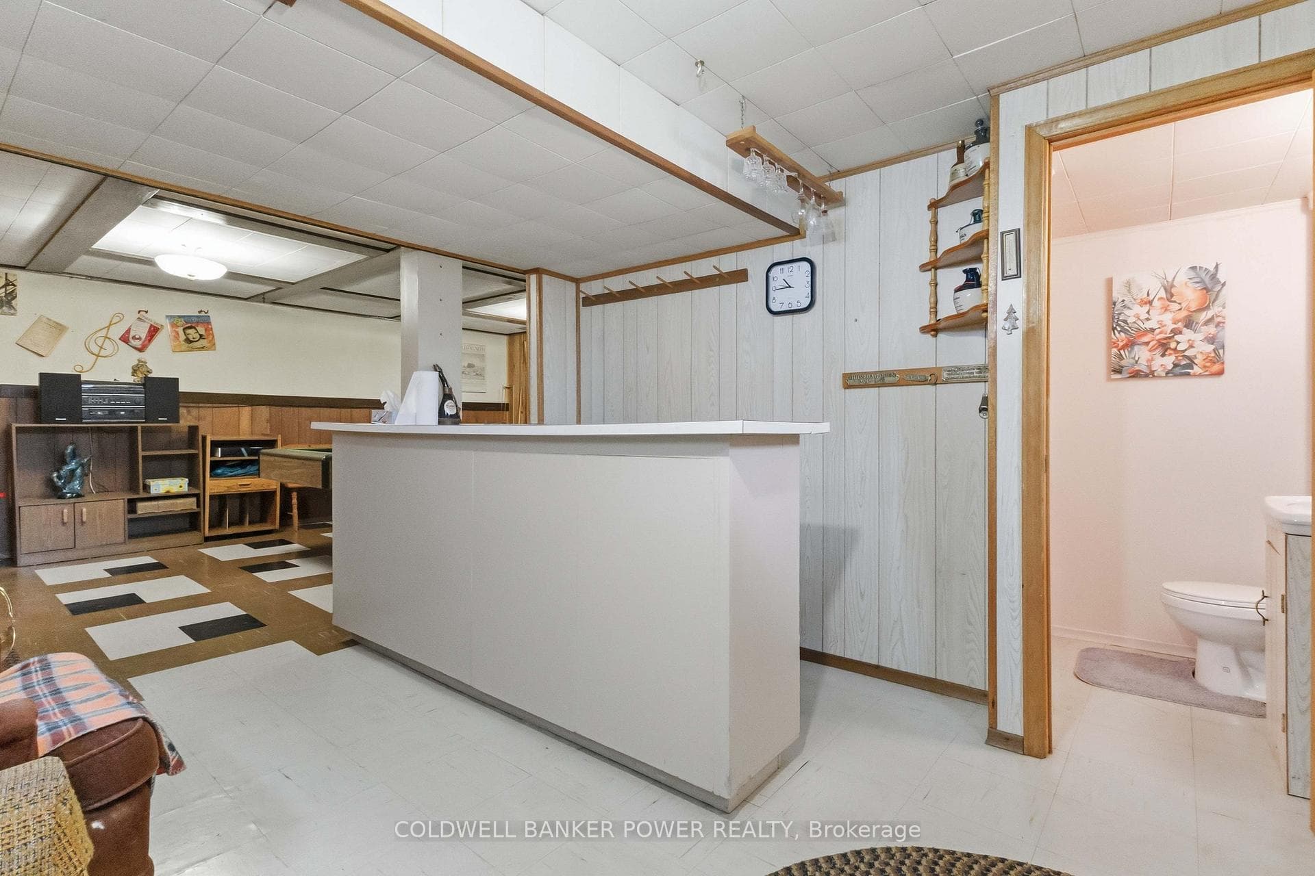 180 Atkinson Boulevard photo 32