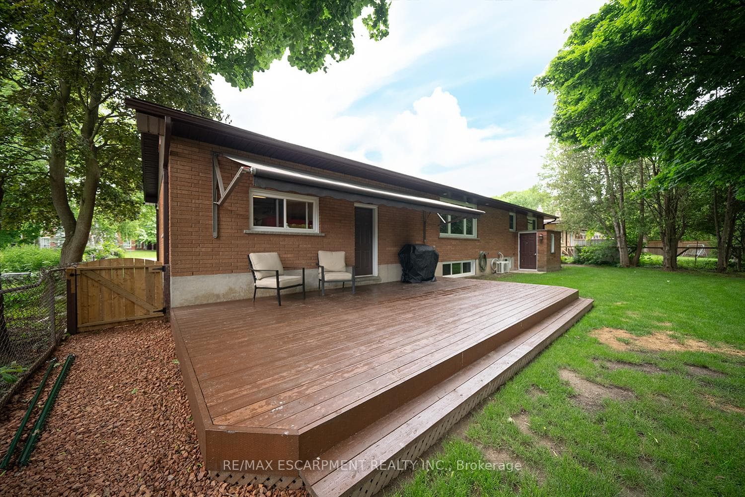 445 Powerline Road photo 37