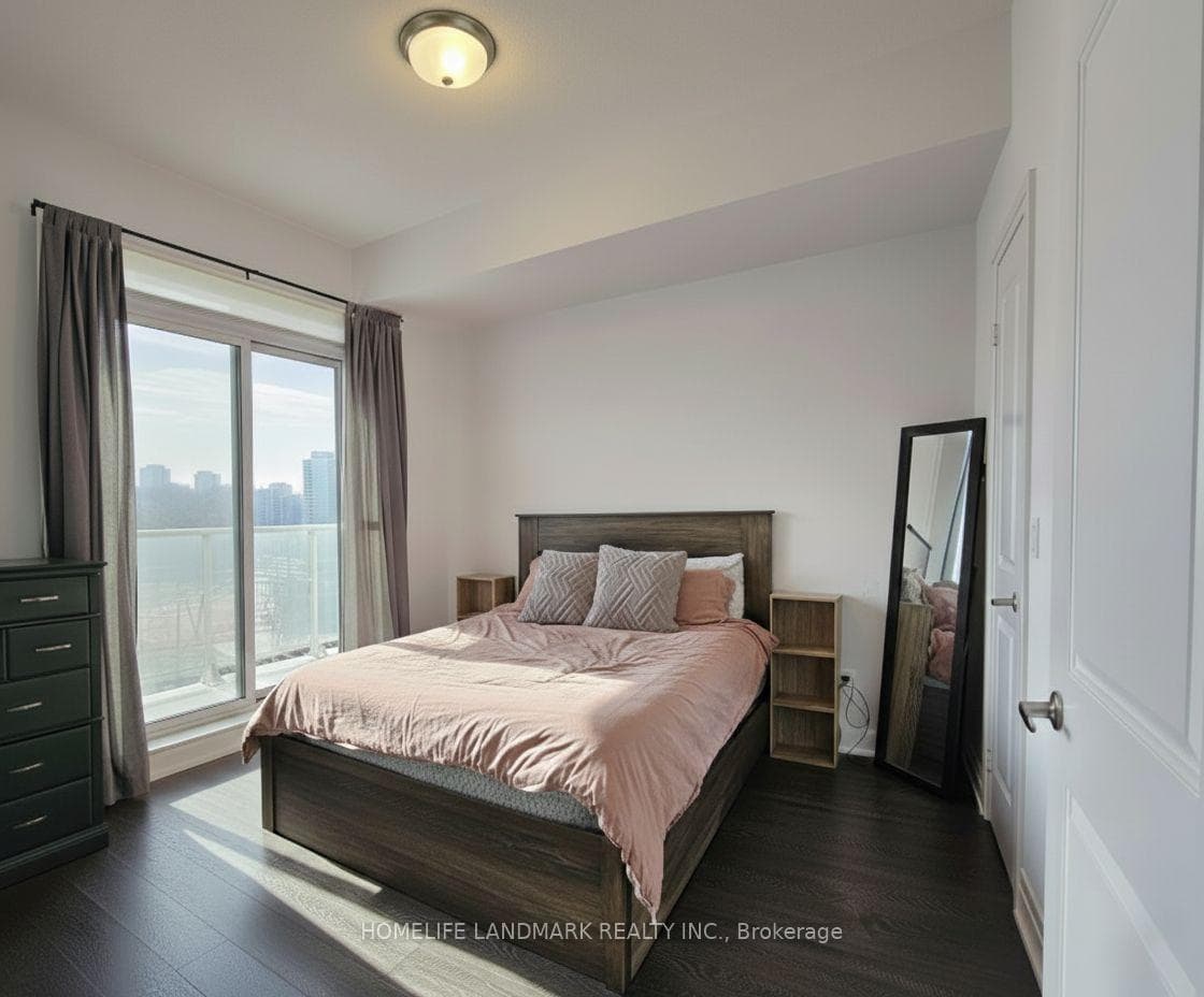 55 Speers Road Unit 705 photo 5