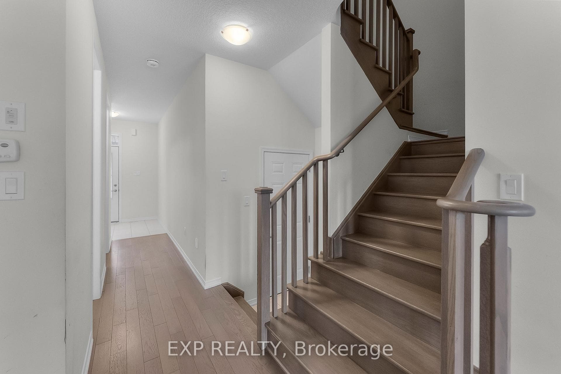 8273 Tulip Tree Drive Unit 15 photo 2