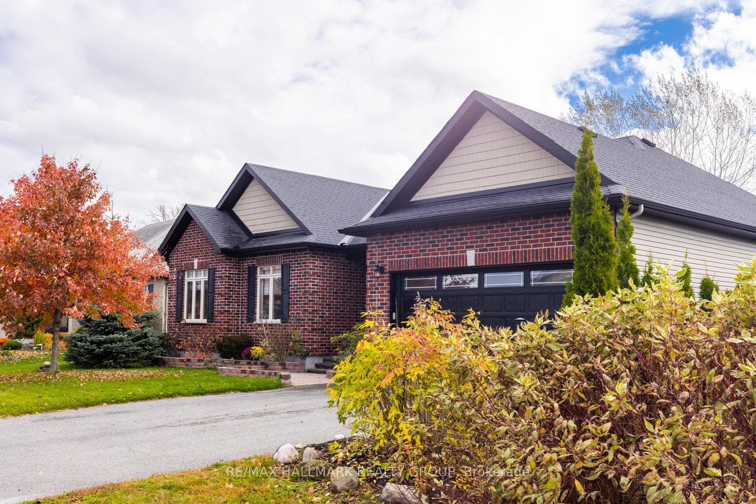 206 CEDARSTONE Street photo 2