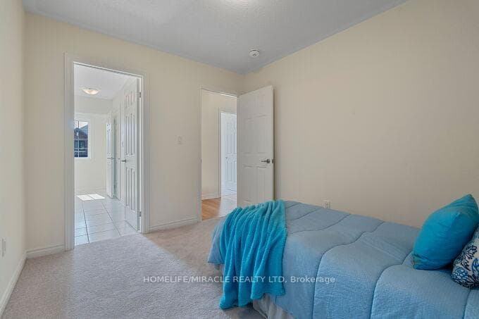 2143 Hallandale Street photo 30