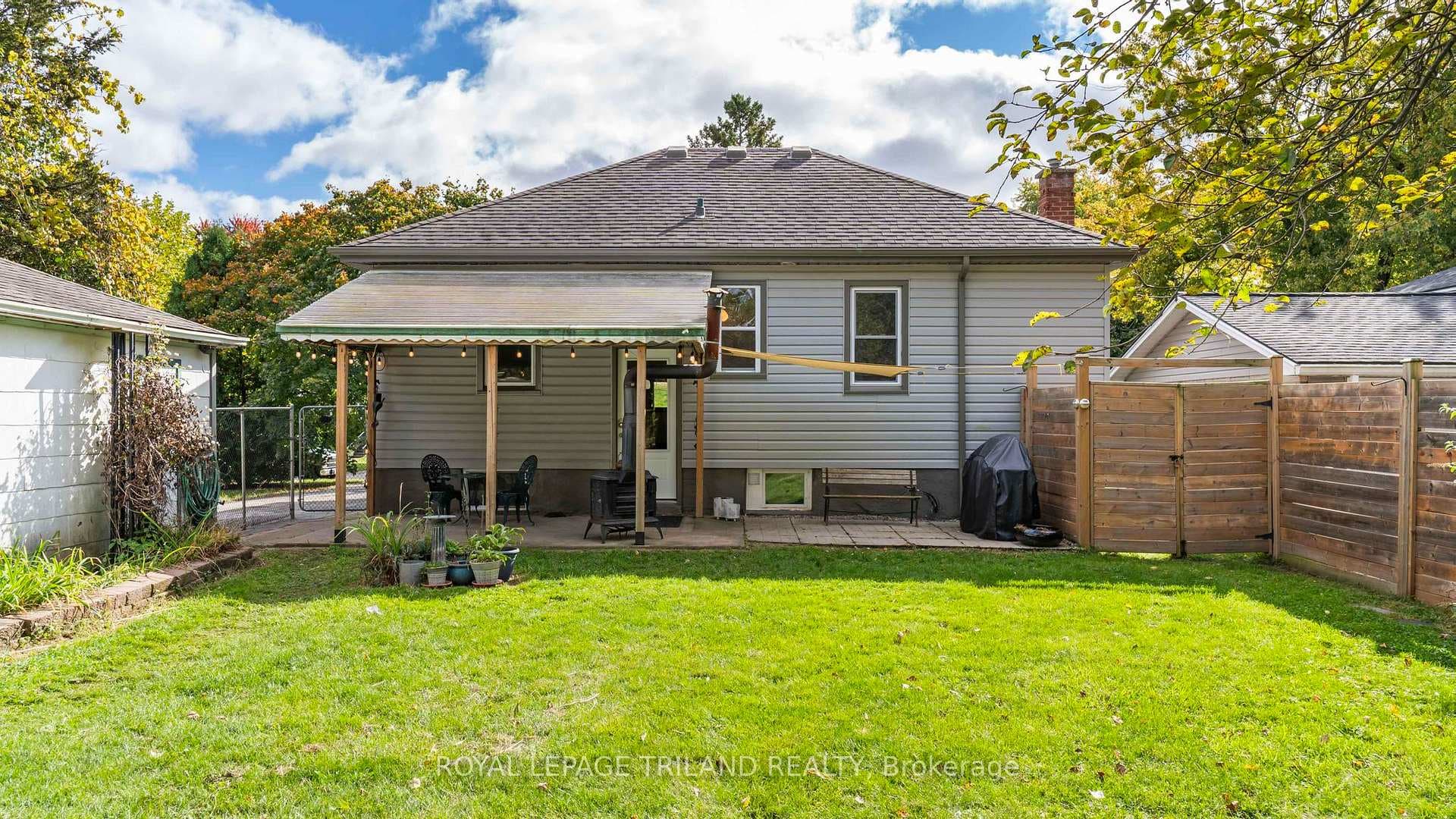 578 Creston Avenue photo 24