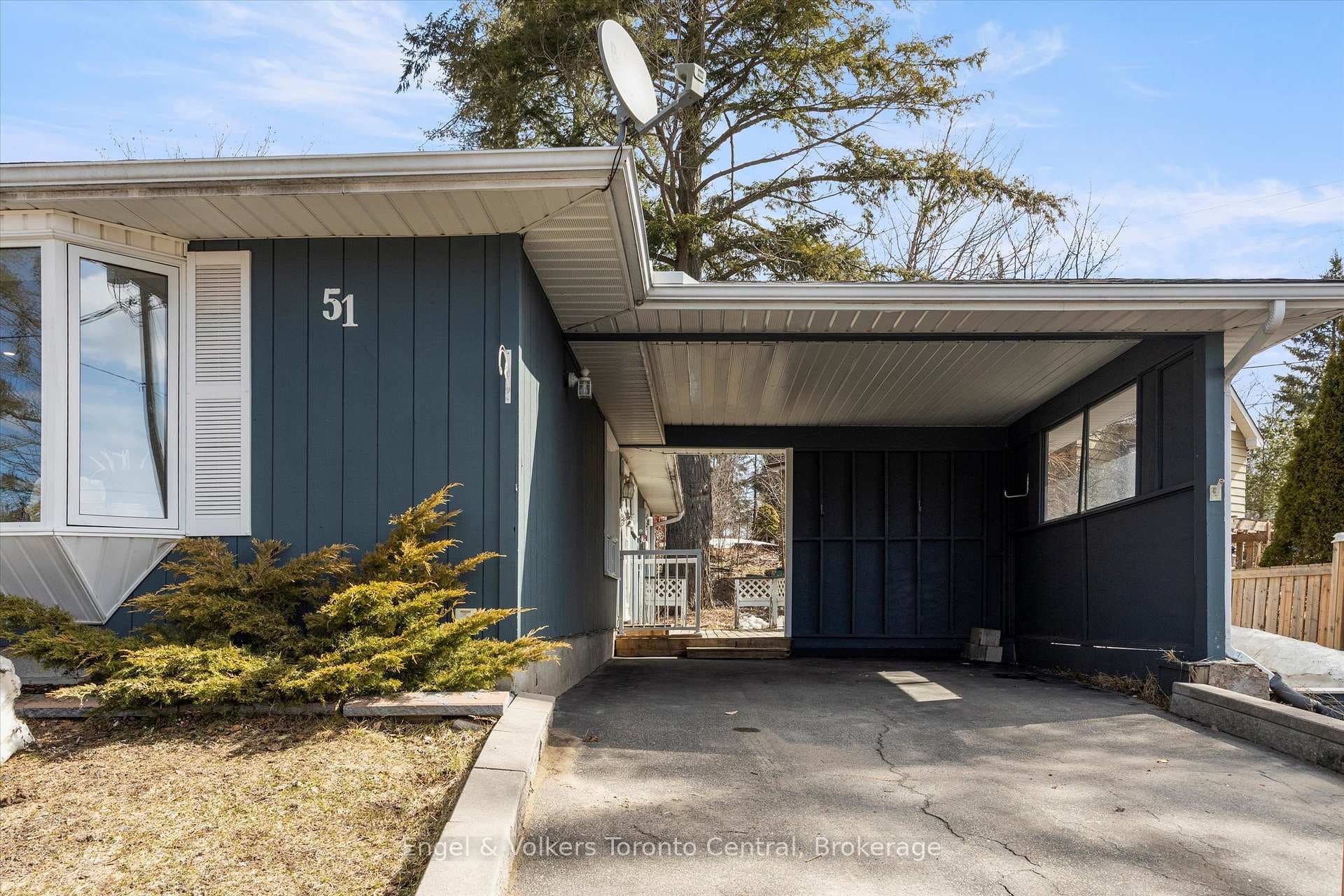 51 Woodward Street photo 24