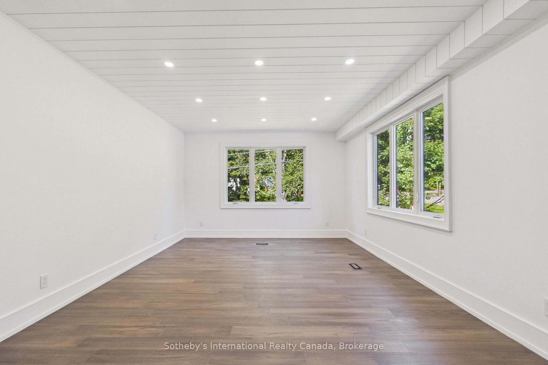 492 Brunel Road photo 29