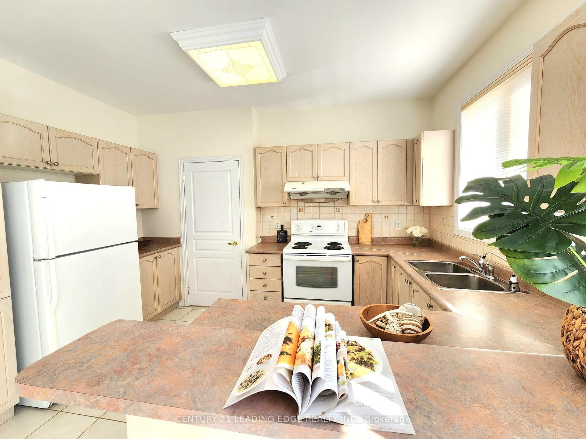 48 Starhill Crescent photo 19