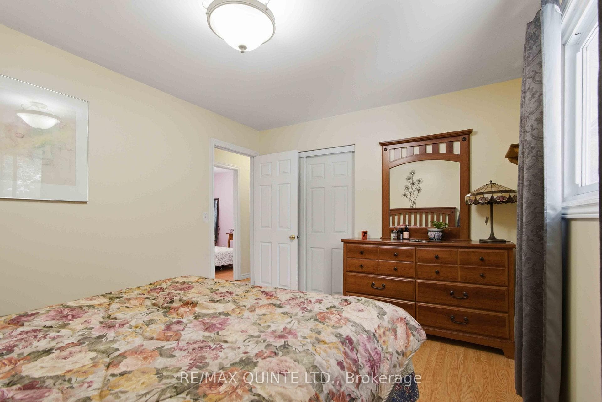 527 Montrose Road photo 23