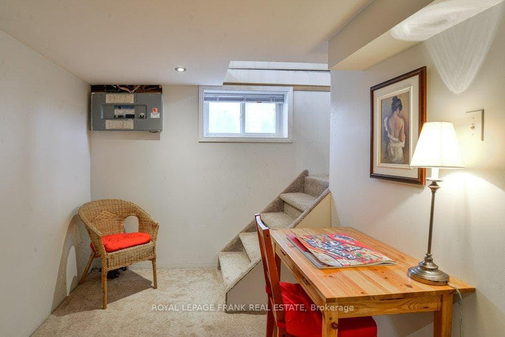 117 Campbell Beach Road photo 17