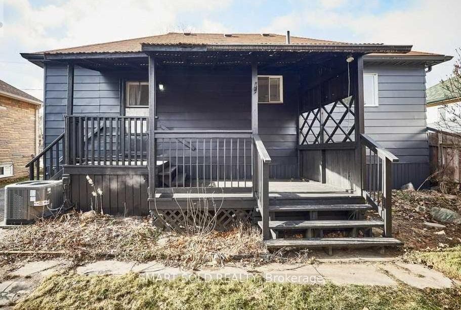 761 Rowena Street Unit Lower photo 17