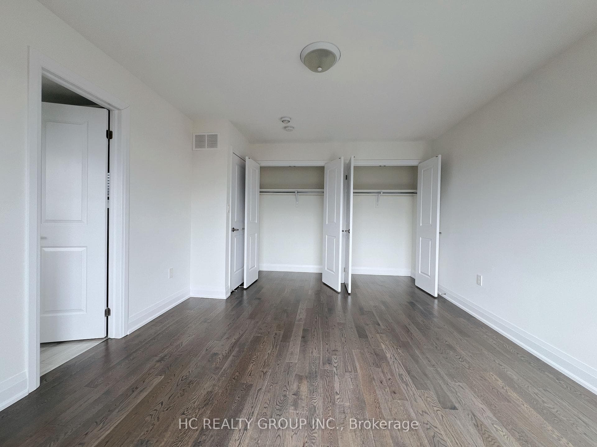 142 Moneypenny Place photo 16