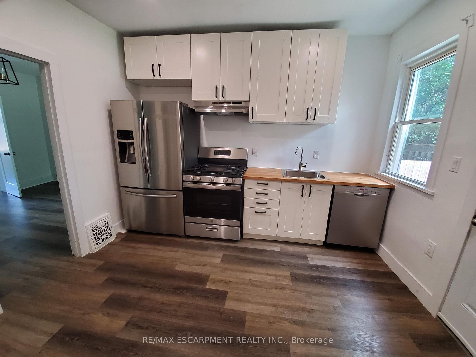 198 Sherman Avenue Unit 1 photo 3