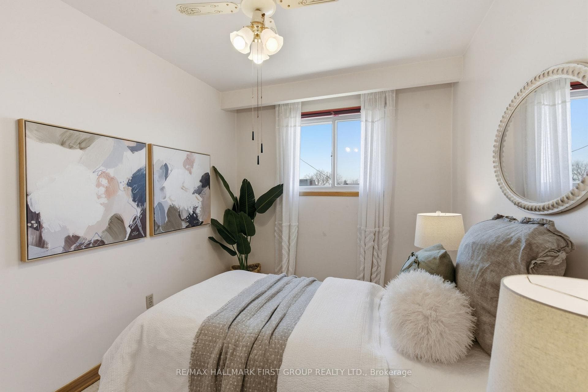 152 MCROBERTS Avenue photo 25