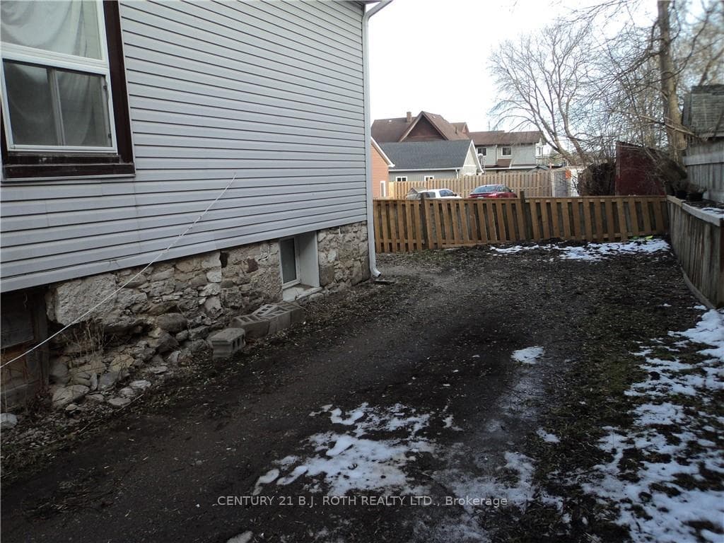 95 Elgin Street Unit 3 photo 2