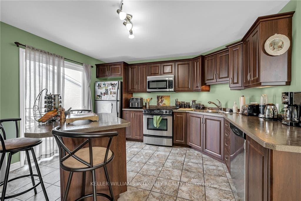 386 EMMA Avenue photo 4