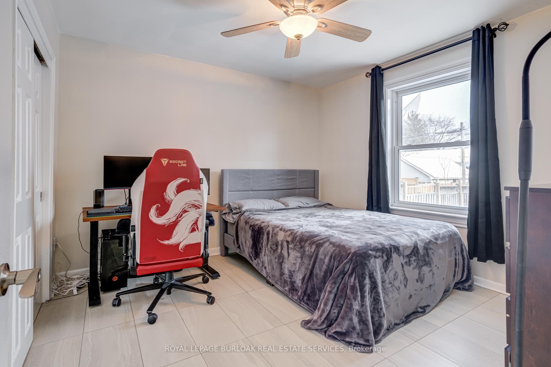 Main level primary bedroom