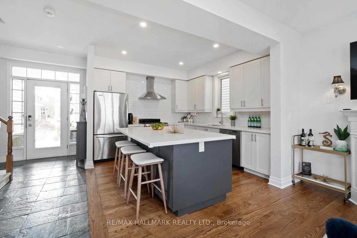 17 Waterbridge Way photo 6