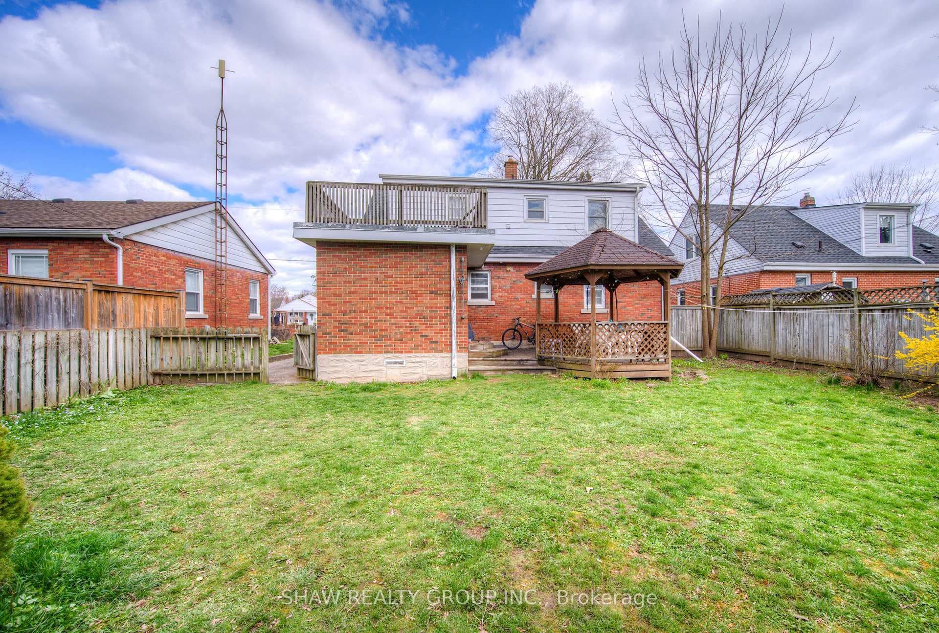 12 Christopher Drive photo 26
