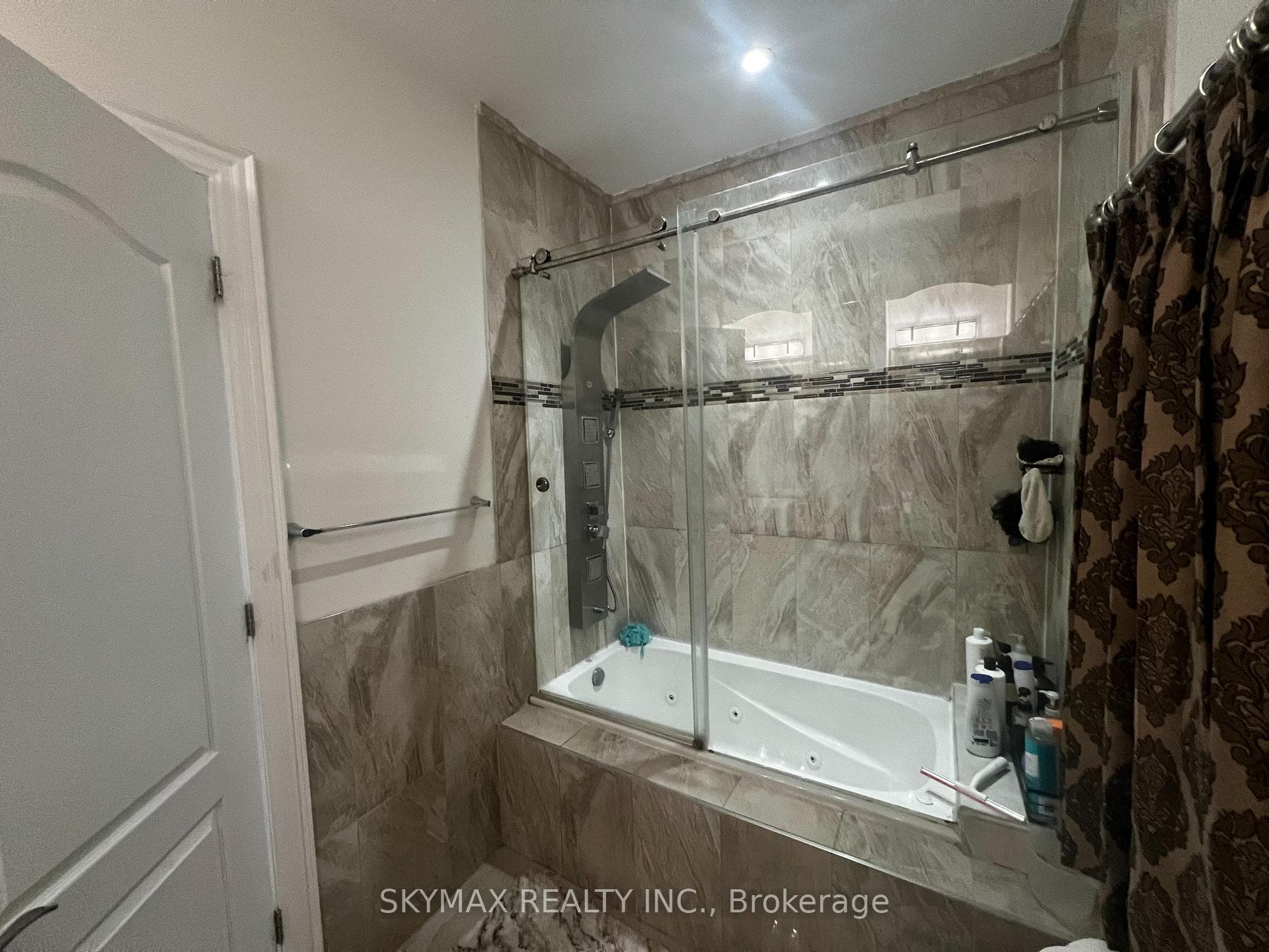 18 Burlington Street Unit Upper photo 11