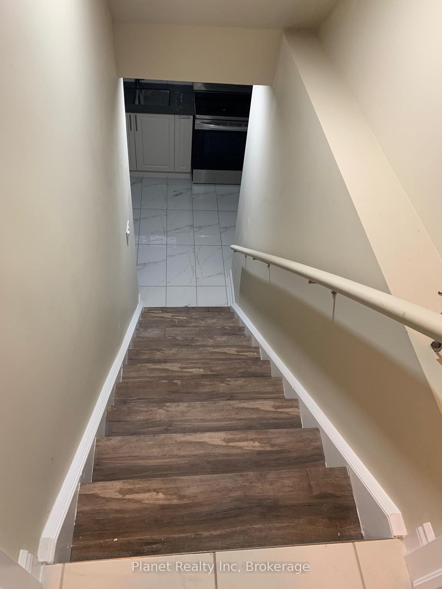 22 Dudley Drive Unit Lower photo 15