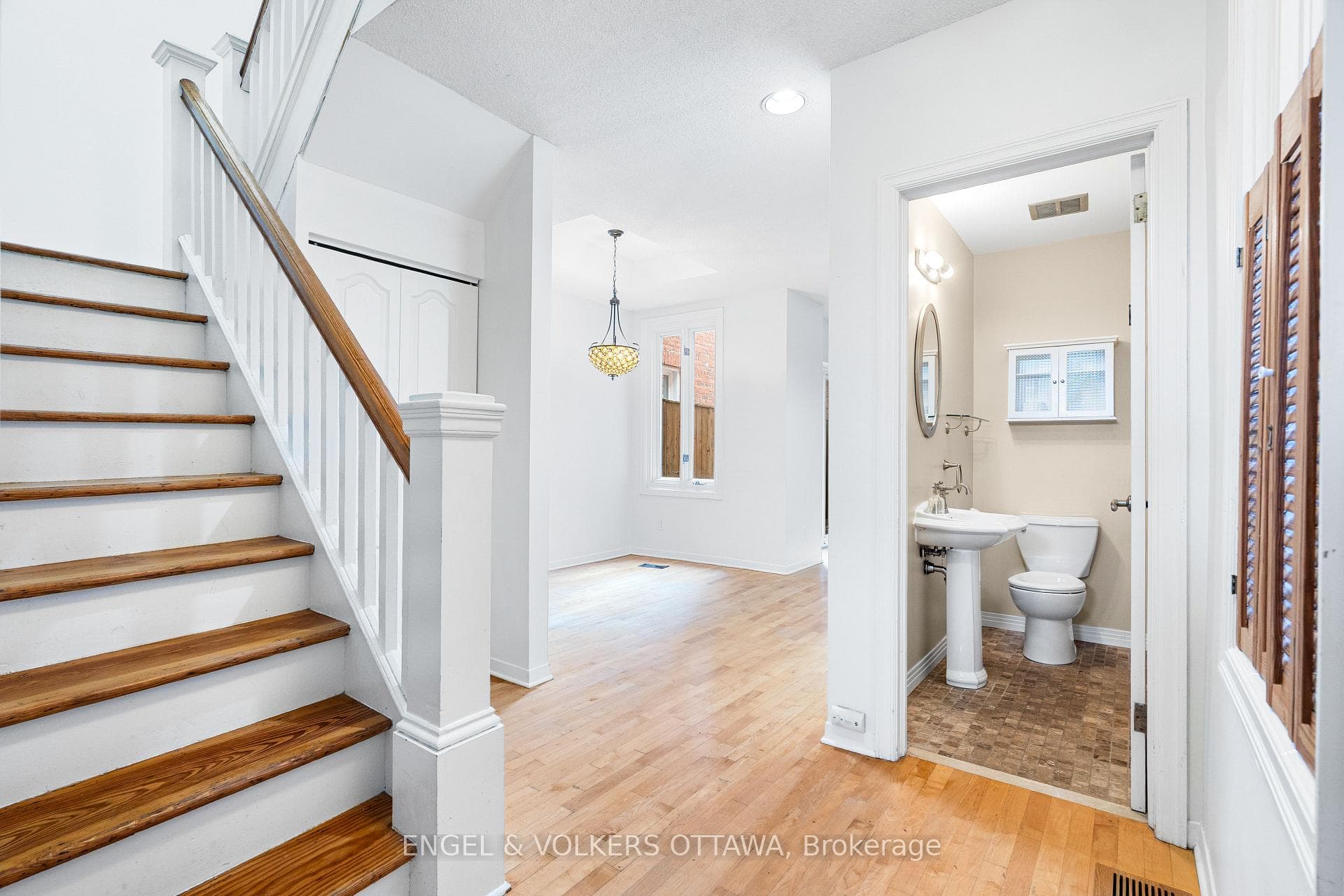 293 Somerset Street photo 24